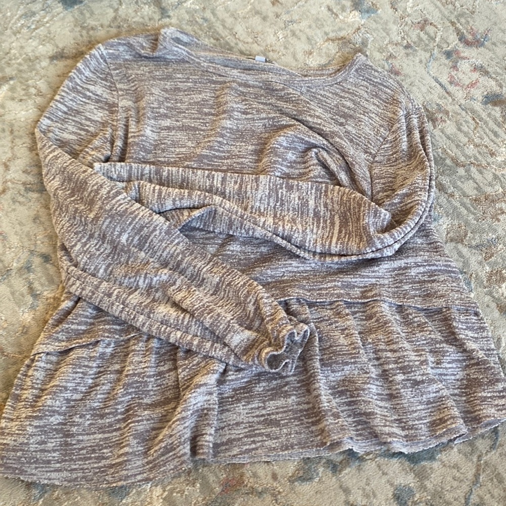 Joes gray top